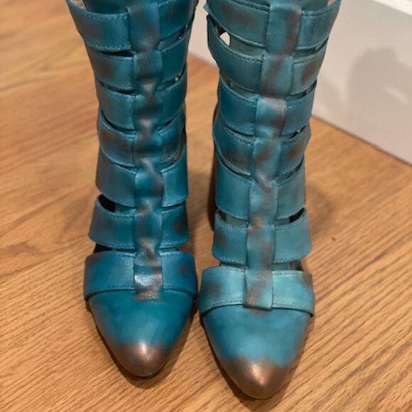 **SOLD** Freebird by Steven Jagger size 6 - Picture 2 of 5